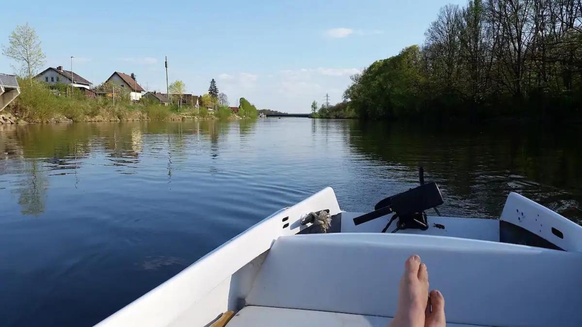 Geraumiger Wohnwagen Unter Baumen Neben Mur-Stausee Feldkirchen bei Graz Exterior photo